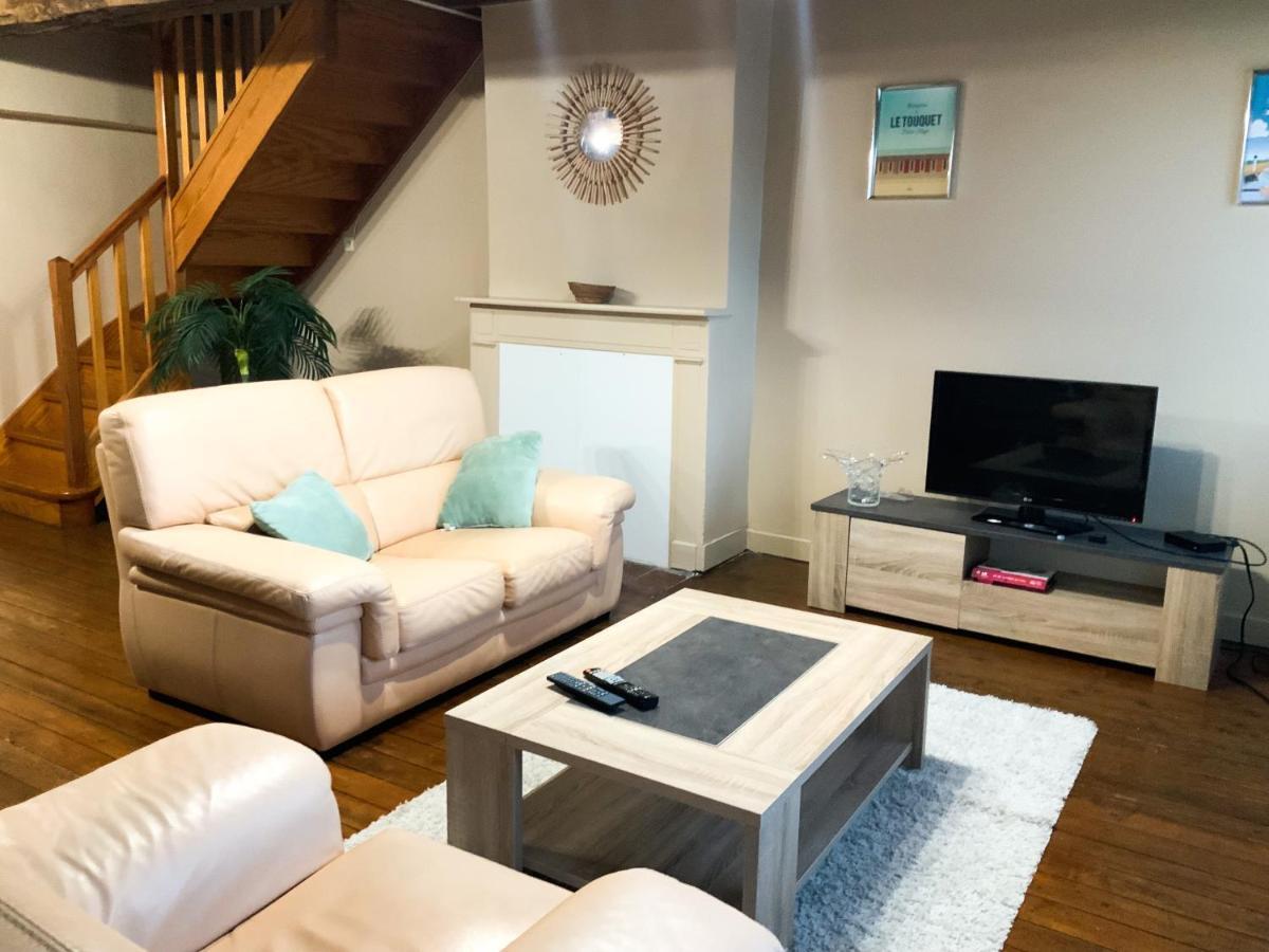 Grand Appartement Idealement Situe 7 Places Desvres Exterior photo